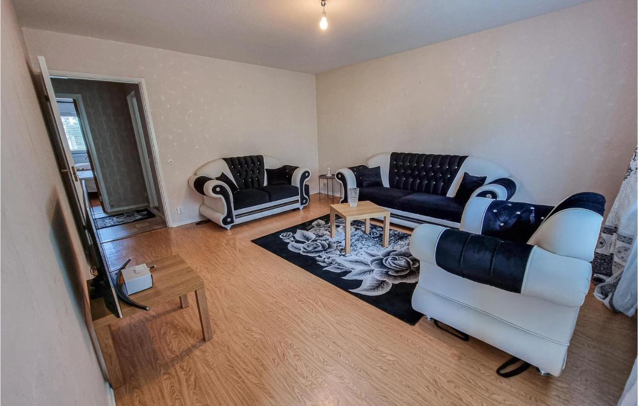 2 Bedroom Stunning Apartment In Asensbruk Exterior photo