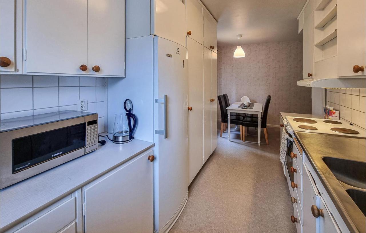 2 Bedroom Stunning Apartment In Asensbruk Exterior photo
