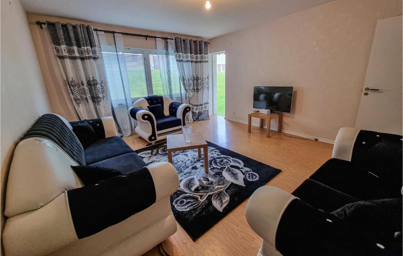 2 Bedroom Stunning Apartment In Asensbruk Exterior photo